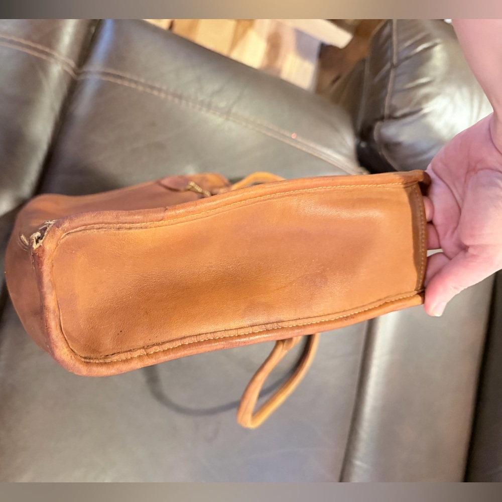 Vintage Coach British Tan Leather Tote - Picture 4 of 14